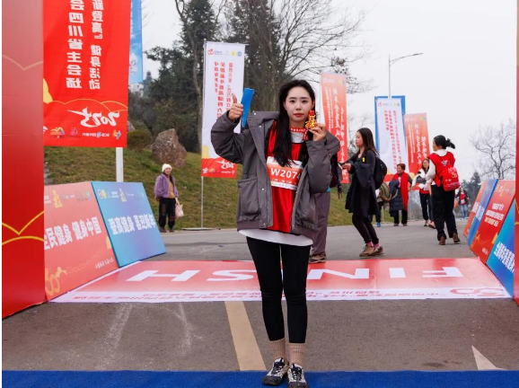 優(yōu)秀畢業(yè)生展播?：“職教生的天花板到底有多高？”——楊瀾