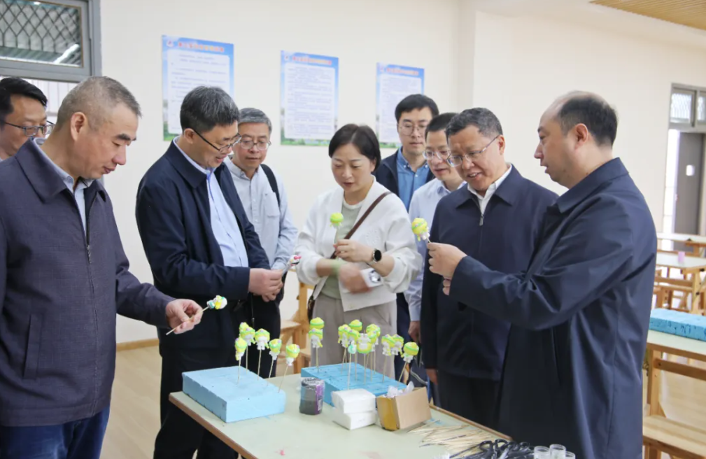 浙江省檔案館副館長(zhǎng)王健一行來(lái)校調(diào)研指導(dǎo)